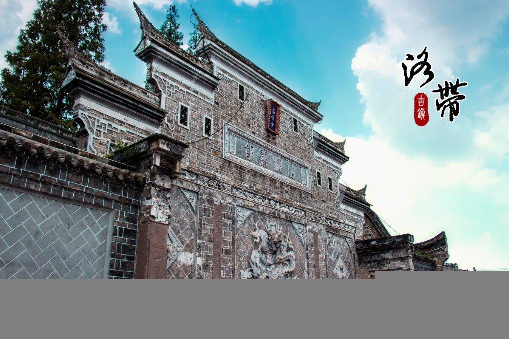 一样是降龙十八掌，乔峰使之天下无敌，而这位一出手就被杀